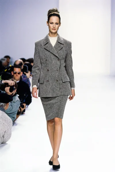 Look 27